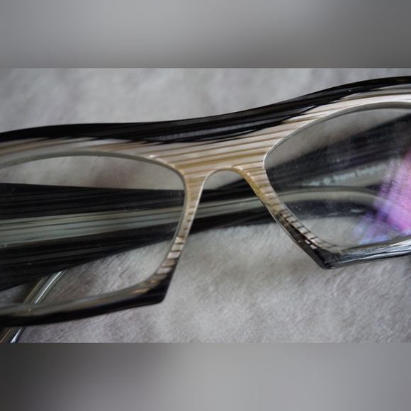 Theo Judy Black and White Acrylic Reading Eyeglasses - Picture 6 of 13